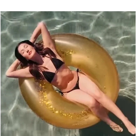 EXTRA LARGE SUNNY LIFE GOLD DISCO POOL RING - Picture 2 of 11